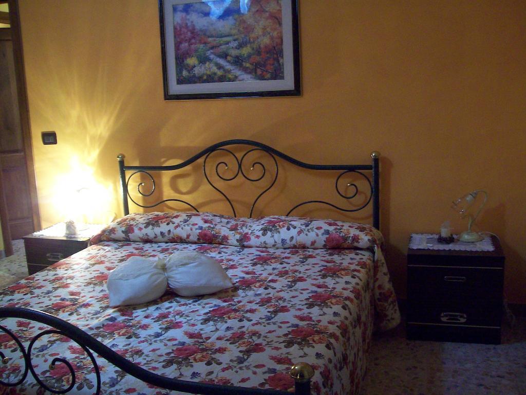 B&B Il Tulipano Sul Lago Colle di Tora Pokoj fotografie